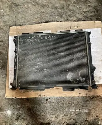 Chrysler 300 - 300C Coolant radiator T0296688 83403