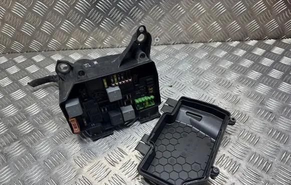 Mercedes-Benz E W213 Fuse box set A2055400182