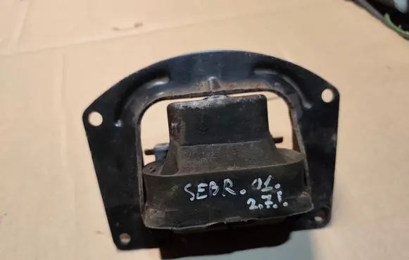 Chrysler Sebring (ST-22 - JR) Engine mount bracket 
