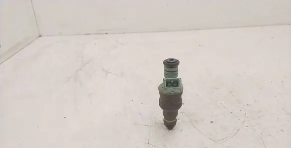 BMW 5 E39 Fuel injector 0280150415