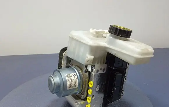BMW X3 E83 ABS Pump 5A30752