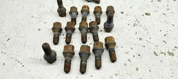 Opel Vectra C Nuts/bolts 