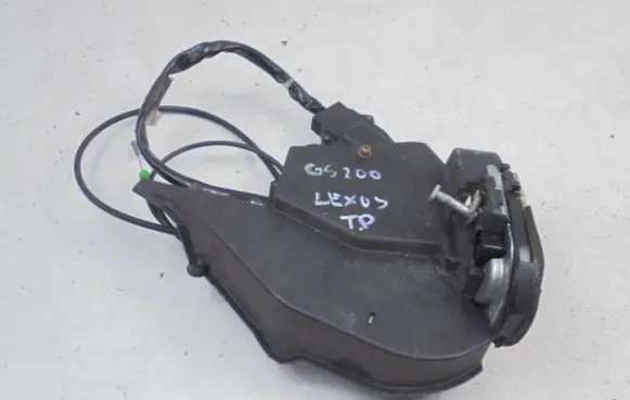 Lexus IS 200-300 Rear door lock