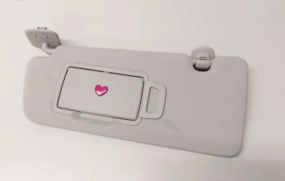 Sun visor