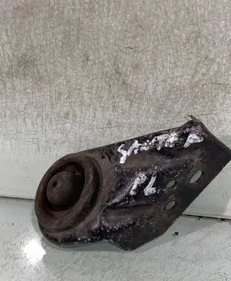 Hyundai Santa Fe Radiator mount bracket