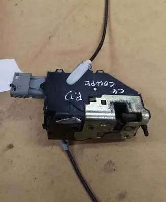Citroen C4 I Front door lock 9660700880