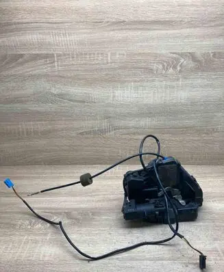 Mercedes-Benz E W210 Front door lock 219730053505