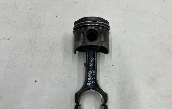 Mercedes-Benz Sprinter W906 Piston with connecting rod 6110110501
