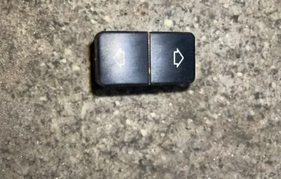 BMW 5 E39 Seat control switch 8366506