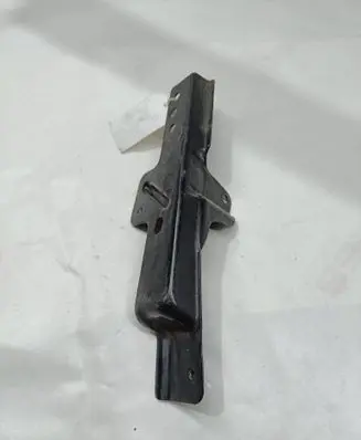 Audi Q7 4L Fender mounting bracket 4L0805697