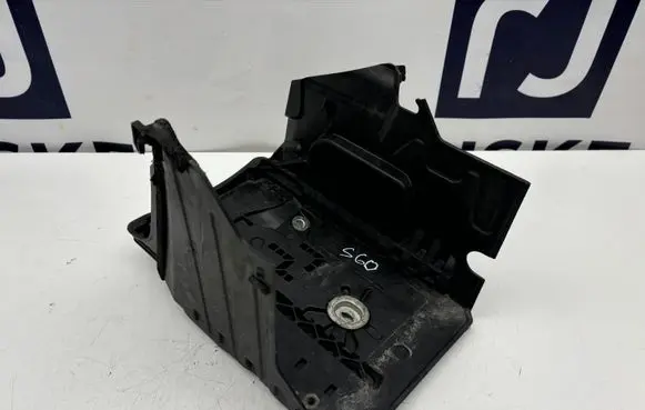 Battery box tray