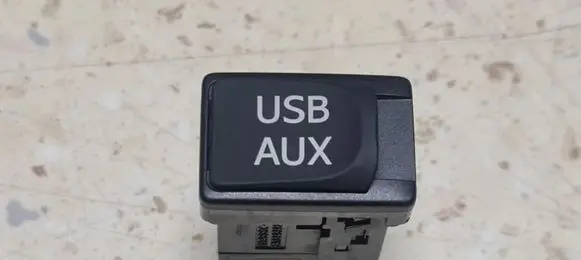 Lexus CT 200H USB socket connector 8619048030 FA1343435