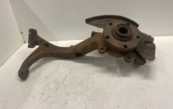 Volkswagen PASSAT B5 Front lower control arm/wishbone