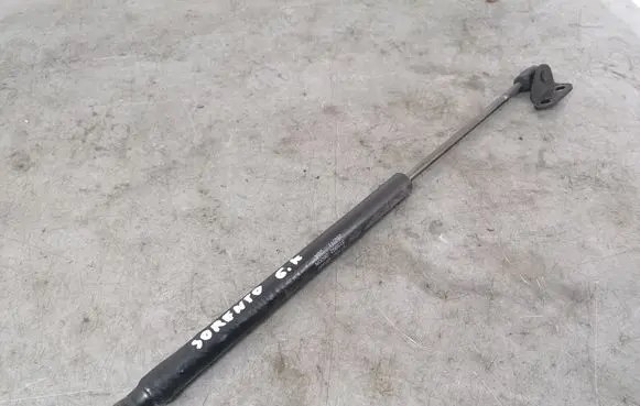 KIA Sorento Tailgate/trunk strut/damper 817702P000