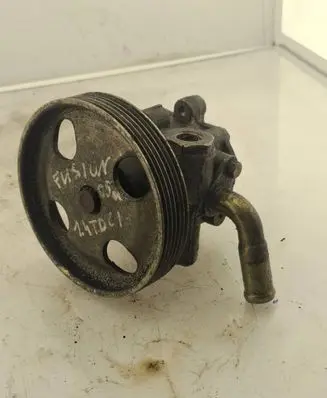 Ford Fiesta Power steering pump 9637000880