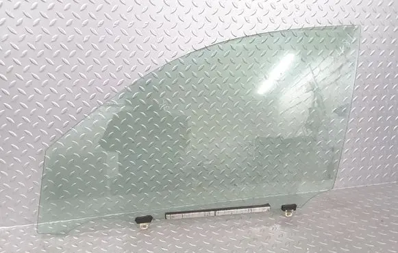 Toyota RAV 4 (XA30) Front door window glass four-door 6810242160