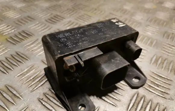 Mercedes-Benz A W168 Glow plug pre-heat relay 0255452832