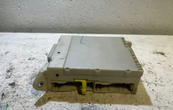 Lexus IS 220D-250-350 Fuse box set 8273053050 7E250883 9478