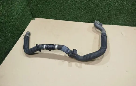 Renault Trafic III (X82) Engine coolant pipe/hose 924000348R