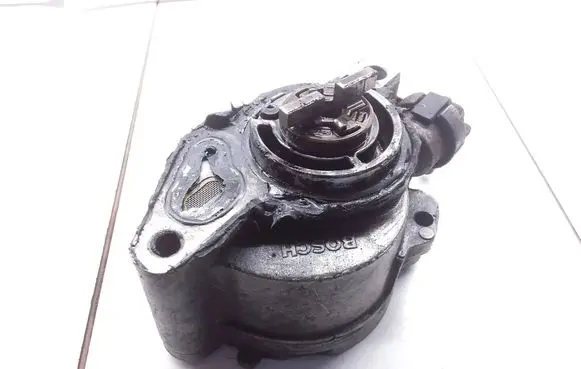 Peugeot 207 Vacuum pump D1562B