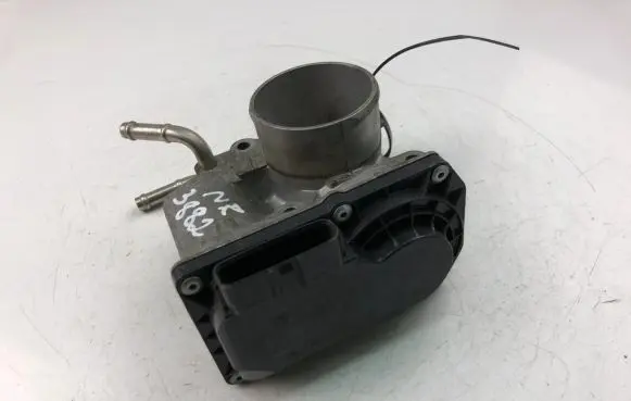 Toyota Corolla E120 E130 Throttle valve 2203022050