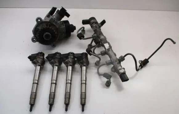 Audi A3 S3 8V Fuel injection system set 0445010537 04L130277AE CUN
