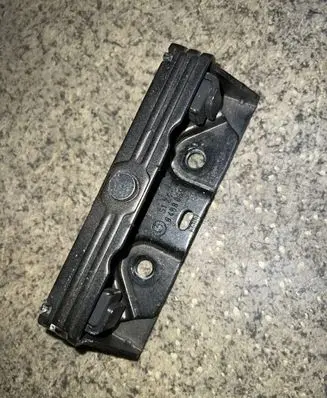 BMW X5 E53 Loading door lock loop/hook striker 8408859