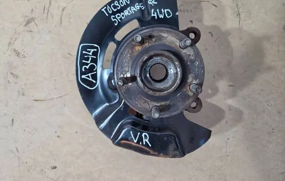 Hyundai Tucson TL Front wheel hub spindle knuckle A344