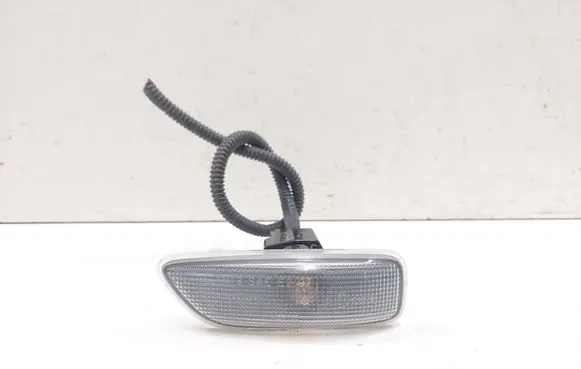 Volvo V70 Front fender indicator light 30722641
