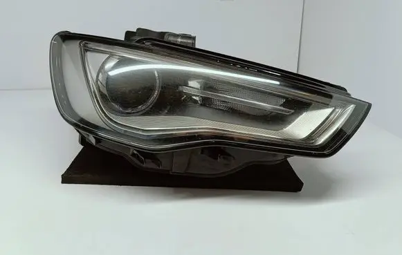Audi A3 S3 8V Headlight/headlamp 8V0941044C L1817 1EL01074012