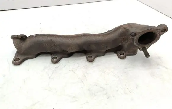 Toyota Avensis T270 Exhaust manifold