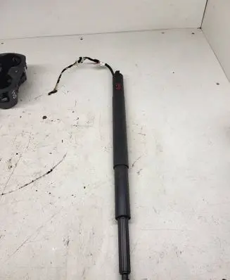 BMW 3 G20 G21 Tailgate strut 7453413 C86009106