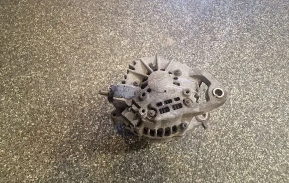 Nissan Almera N16 Generator/alternator