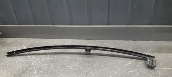 Volkswagen Golf V Door glass rail 1k6839407b