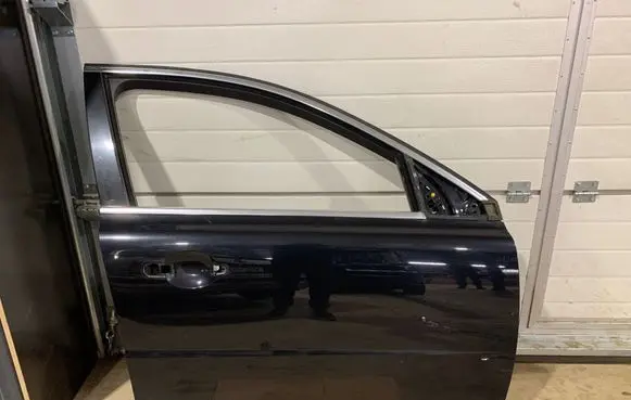 Volvo V70 Front door 