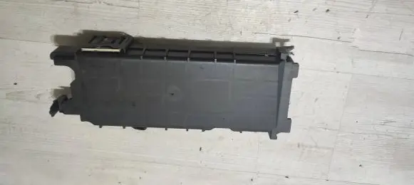 Mercedes-Benz CLA C117 X117 W117 Fuse box cover A2465400040