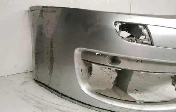 Volkswagen Golf V Front bumper