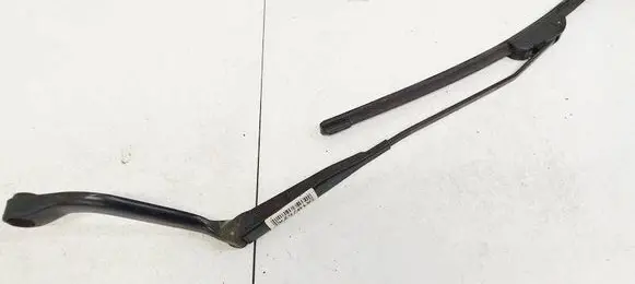 Front wiper blade arm