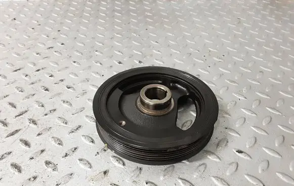 Dacia Sandero III Crankshaft pulley 123033842R