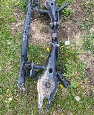 Volkswagen Touran III Rear subframe 