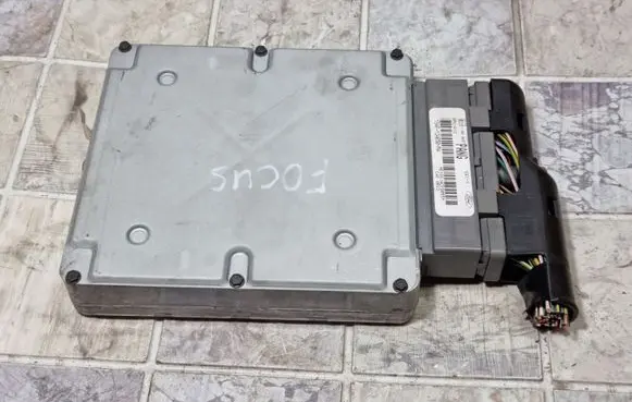 Ford Focus Engine control unit/module YS4F12A650PA F5SB14A624AA