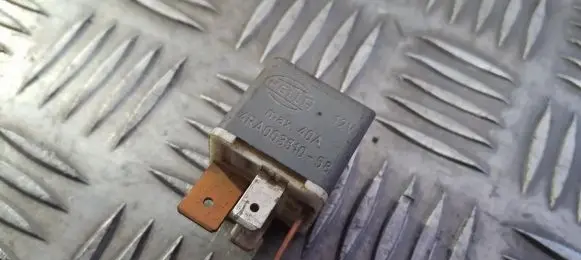 Volkswagen Golf III Other relay 191937503