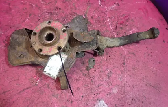 Alfa Romeo 156 Front wheel hub spindle knuckle