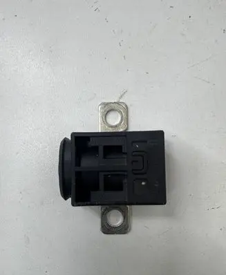 Volkswagen Touareg I Battery relay fuse 4F0915519