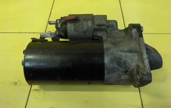 Alfa Romeo Giulietta Starter motor 0001139006 51810267