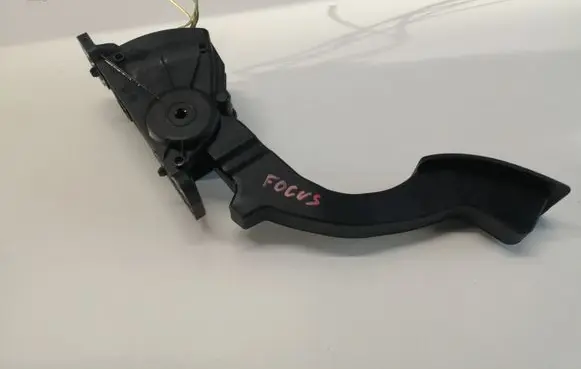 Ford Focus Accelerator throttle pedal 4M519F836AH 00864101 OXC95YE