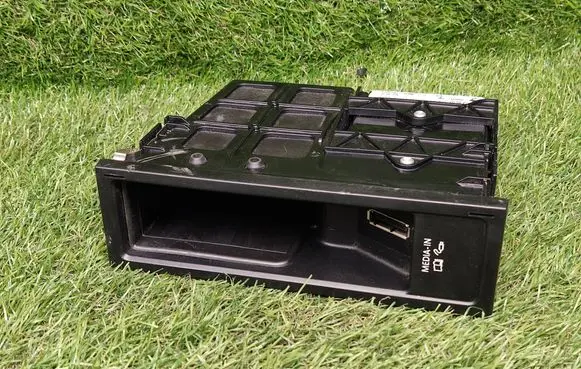 Volkswagen Scirocco Head unit multimedia control 5N0035341D 5N0035342C