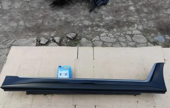 BMW i4 Sill