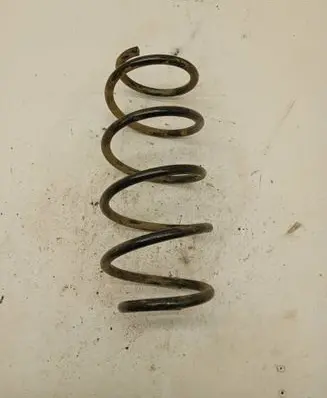 Volkswagen Polo IV 9N3 Front coil spring