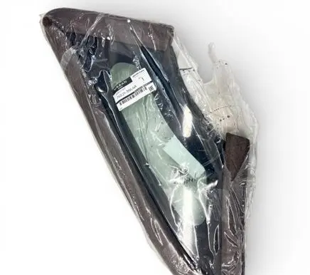 Nissan Leaf II (ZE1) Front triangle window/glass 768213NL4A